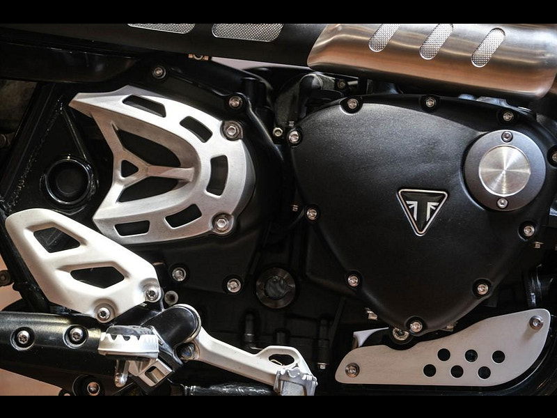 Triumph Scrambler 1200 1200 XC With Leather Soft Luggage Pannier 0dr Manual 2026