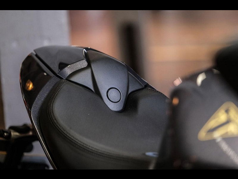 Triumph Speed Triple 1200 RR "Bond Edition" No: 49 of 60 0dr Manual 2025