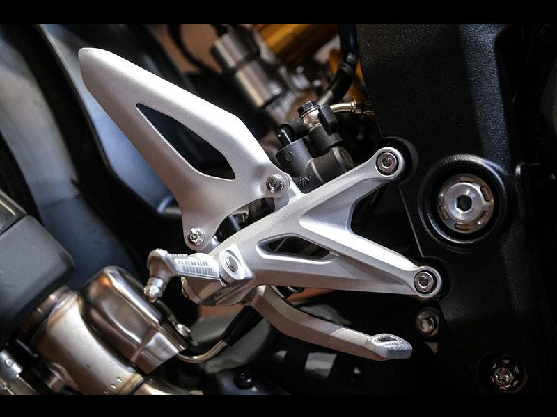 Triumph Speed Triple 1200 RR "Bond Edition" No: 49 of 60 0dr Manual 2025