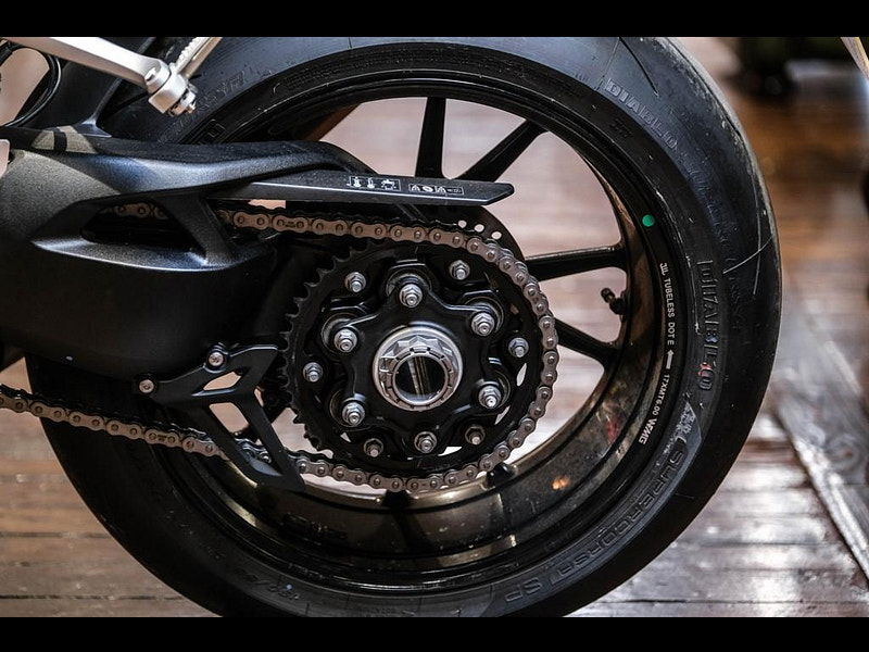 Triumph Speed Triple 1200 RR "Bond Edition" No: 49 of 60 0dr Manual 2025