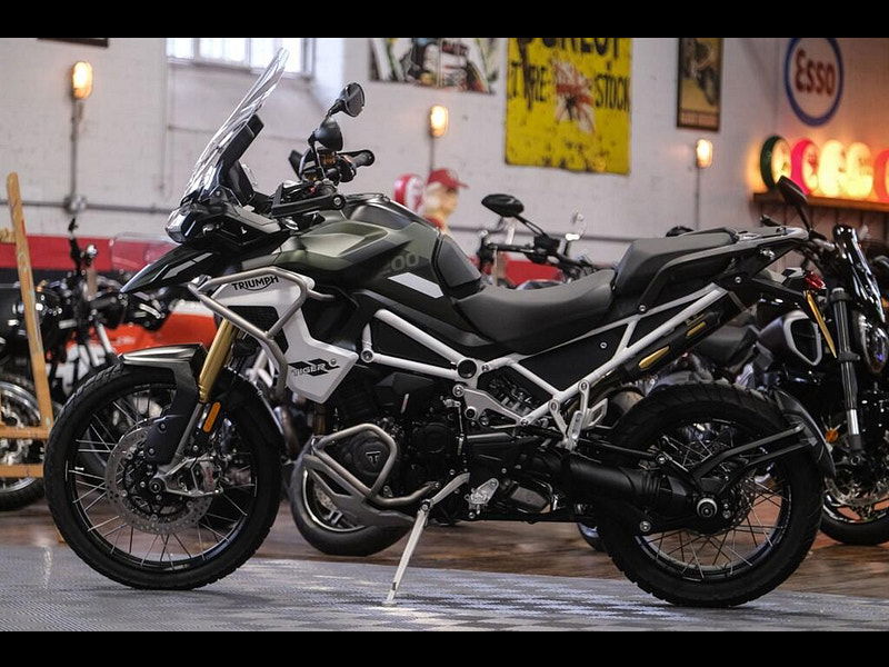 Triumph Tiger 1200 Triumph 1200 Rally Pro Adventure - Arrow End Can* 0dr Manual 2026