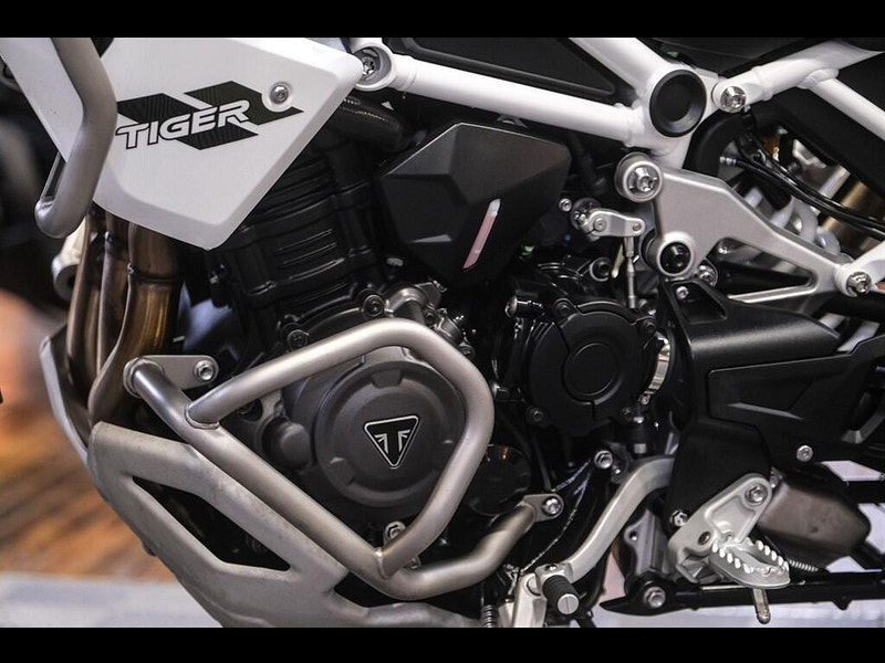 Triumph Tiger 1200 Triumph 1200 Rally Pro Adventure - Arrow End Can* 0dr Manual 2026