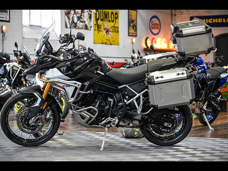 Triumph Tiger 900 *Full Luggage - Low Mileage* 0dr Manual 2026