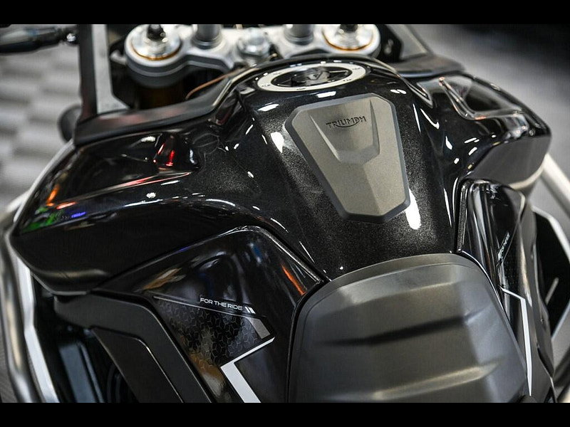 Triumph Tiger 900 *Full Luggage - Low Mileage* 0dr Manual 2026