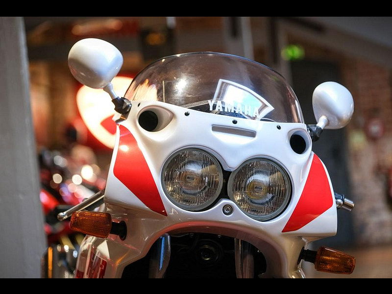 Yamaha FZR750R FZR750RR OW-01 Immaculate UK Example 0dr Manual 2025