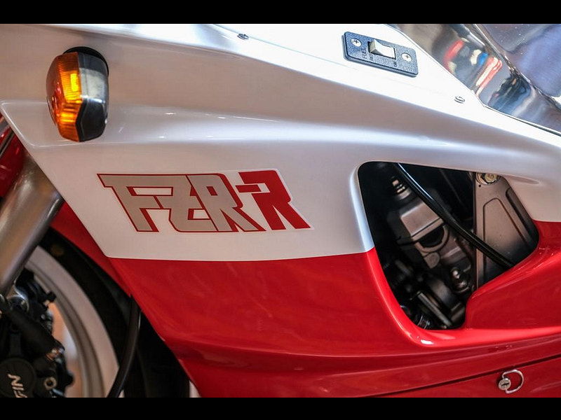 Yamaha FZR750R FZR750RR OW-01 Immaculate UK Example 0dr Manual 2025