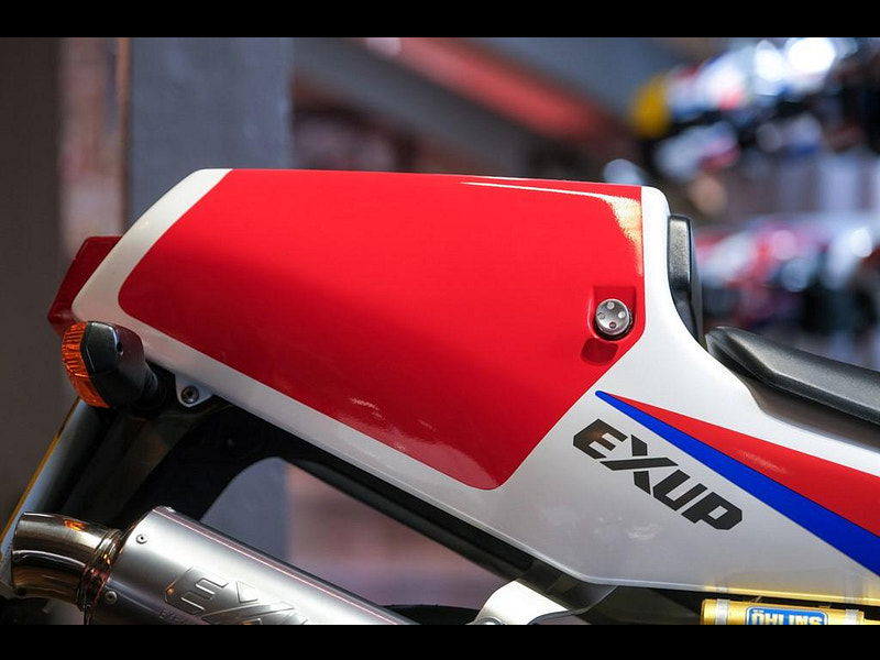 Yamaha FZR750R FZR750RR OW-01 Immaculate UK Example 0dr Manual 2025