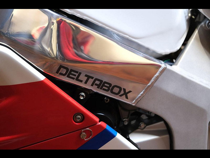 Yamaha FZR750R FZR750RR OW-01 Immaculate UK Example 0dr Manual 2025