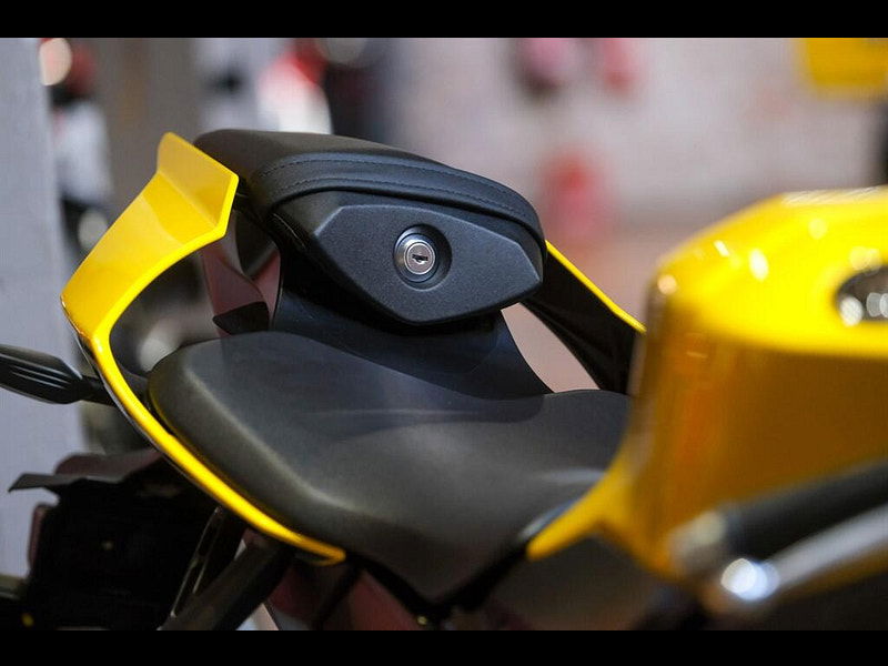 Yamaha R1 Yamaha R1 60th Anniversary 0dr Manual 2025