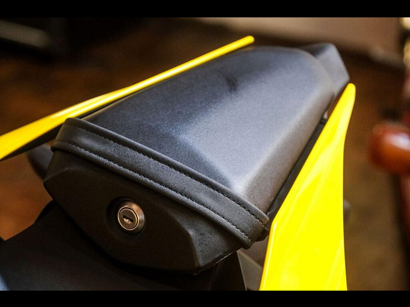 Yamaha R1 Yamaha R1 60th Anniversary 0dr Manual 2025