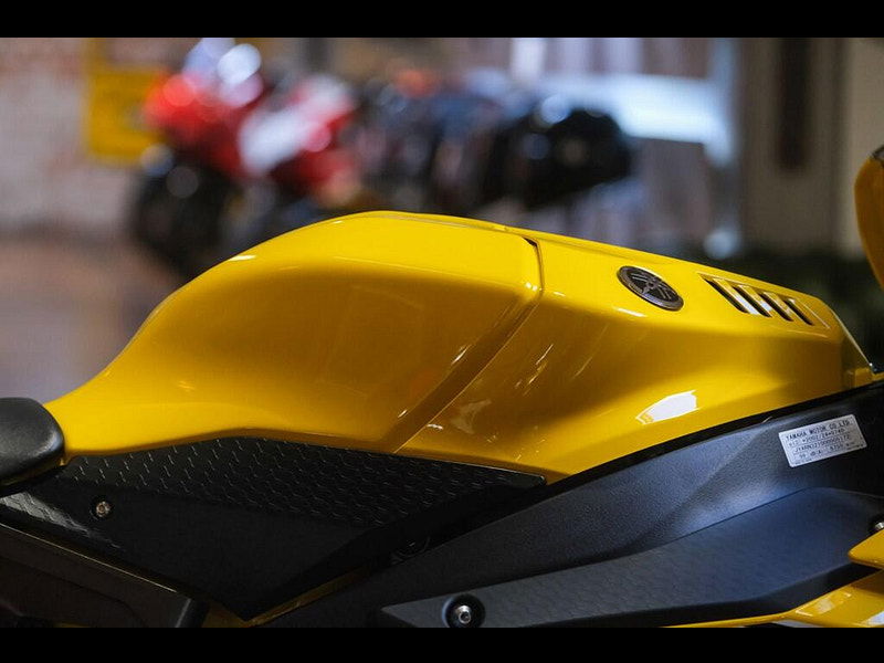 Yamaha R1 Yamaha R1 60th Anniversary 0dr Manual 2025