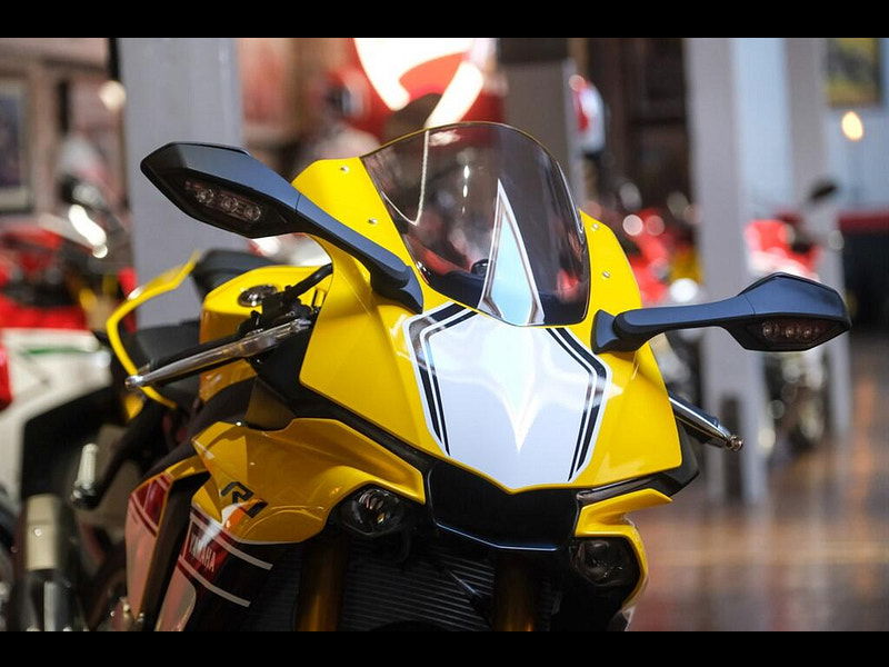 Yamaha R1 Yamaha R1 60th Anniversary 0dr Manual 2025