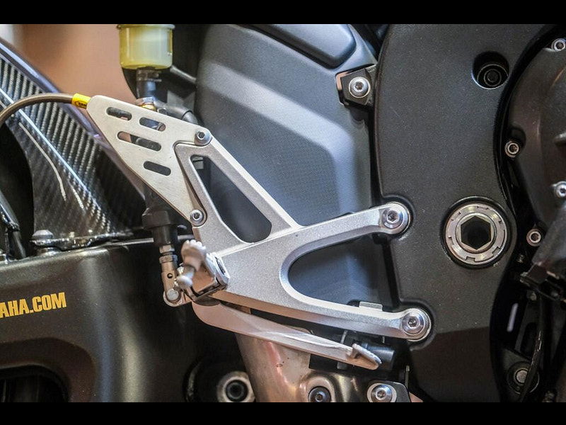 Yamaha R1 *Yamaha YZF R1 - Akrapovic End Cans* 0dr Manual 2026