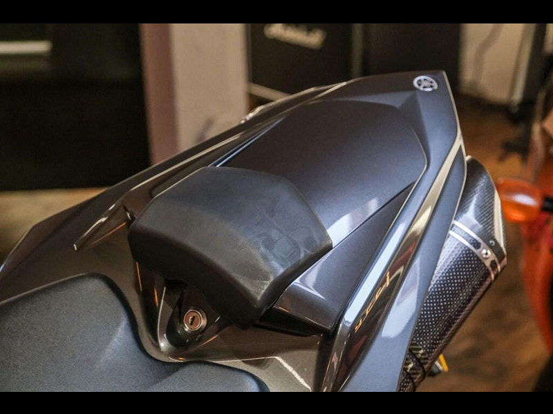 Yamaha R1 *Yamaha YZF R1 - Akrapovic End Cans* 0dr Manual 2026