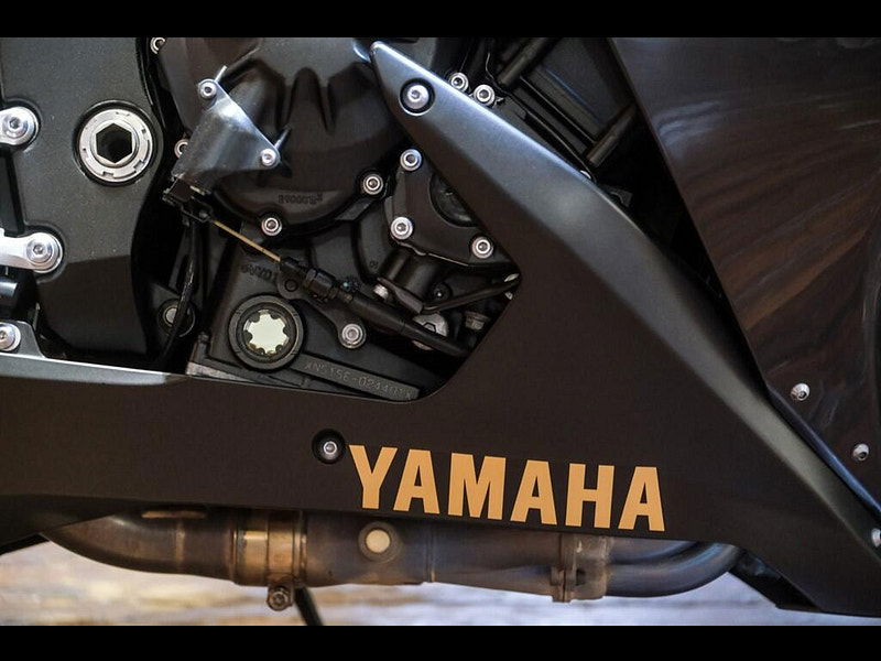 Yamaha R1 *Yamaha YZF R1 - Akrapovic End Cans* 0dr Manual 2026