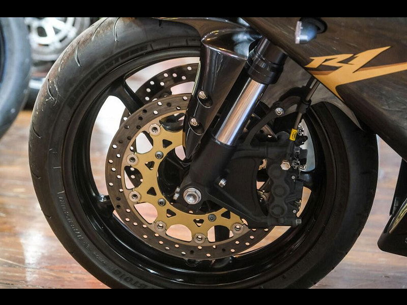 Yamaha R1 *Yamaha YZF R1 - Akrapovic End Cans* 0dr Manual 2026