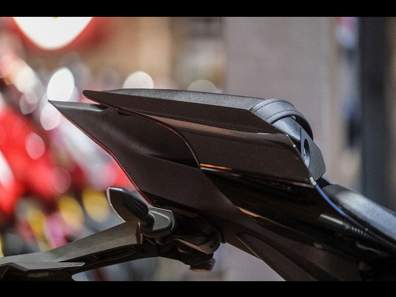 Yamaha R1 *Yamaha YZF R1 - Stunning Example* 0dr Manual 2026