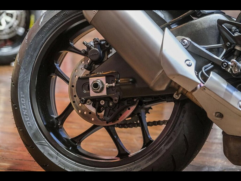 Yamaha R1 *Yamaha YZF R1 - Stunning Example* 0dr Manual 2026