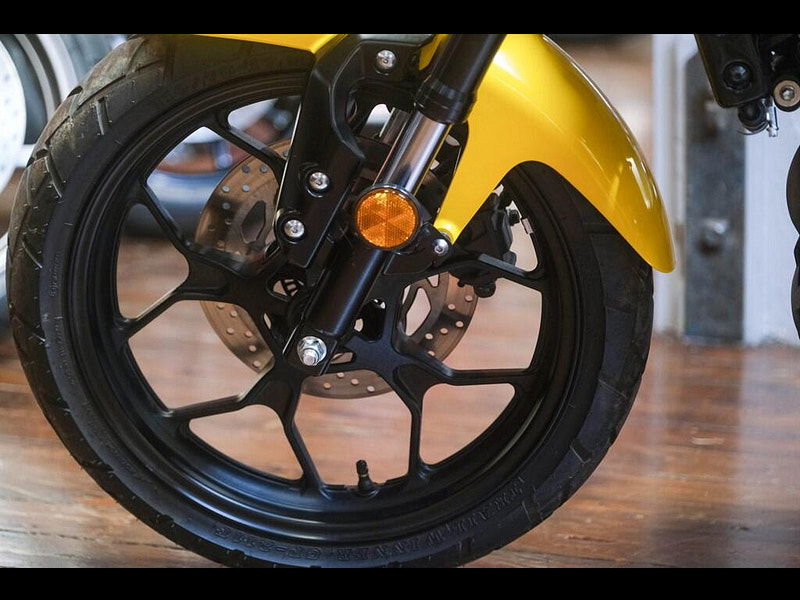 Yamaha XSR125 *The Perfect First Bike* 0dr Manual 2025