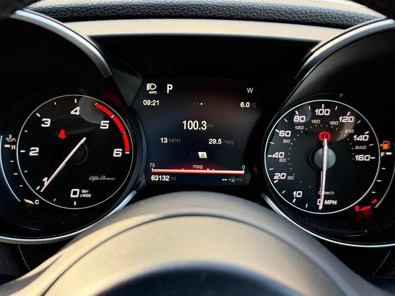 Alfa Romeo Giulia 2.2 TD Speciale Auto Euro 6 (s/s) 4dr 4dr Automatic 2026