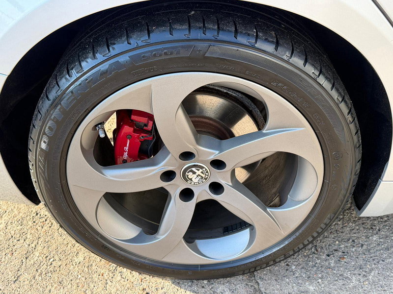 Alfa Romeo Giulia 2.2 TD Speciale Auto Euro 6 (s/s) 4dr 4dr Automatic 2026