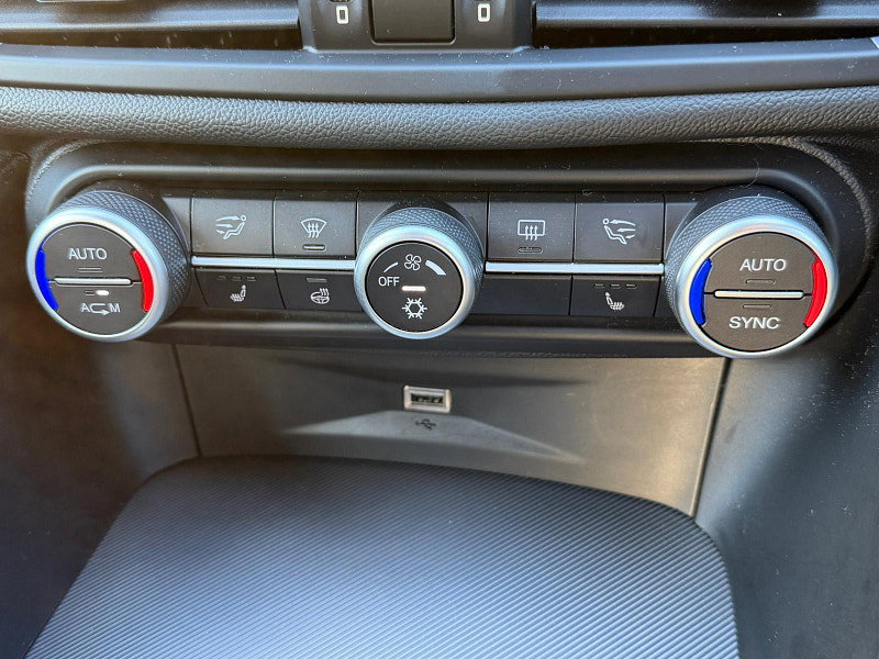 Alfa Romeo Giulia 2.2 TD Speciale Auto Euro 6 (s/s) 4dr 4dr Automatic 2026