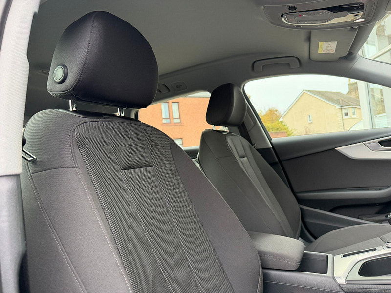 Audi A4 Avant 2.0 TFSI 35 Technik Euro 6 (s/s) 5dr 5dr Manual 2025