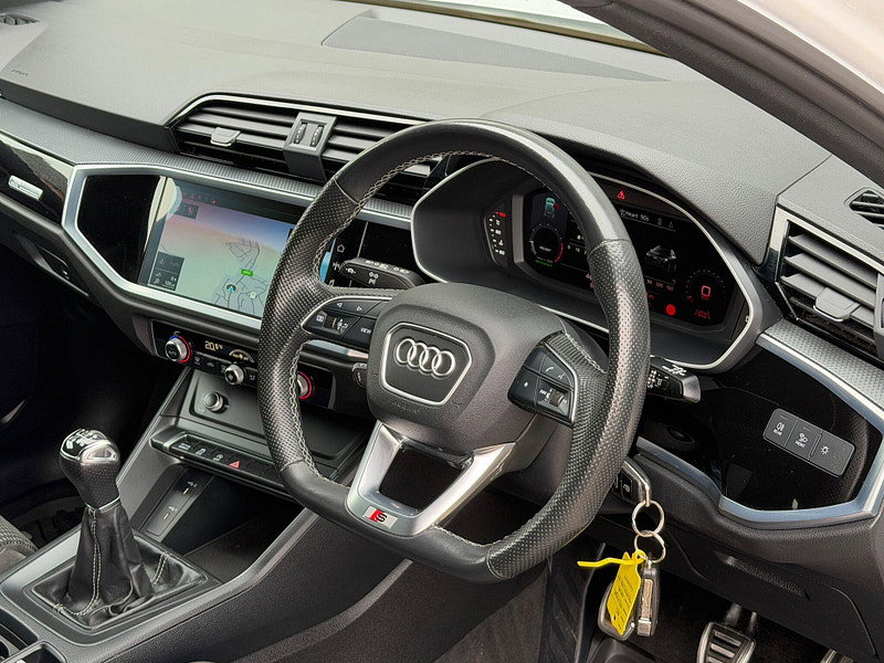 Audi Q3 1.5 TFSI CoD 35 Black Edition Euro 6 (s/s) 5dr 5dr Manual 2026