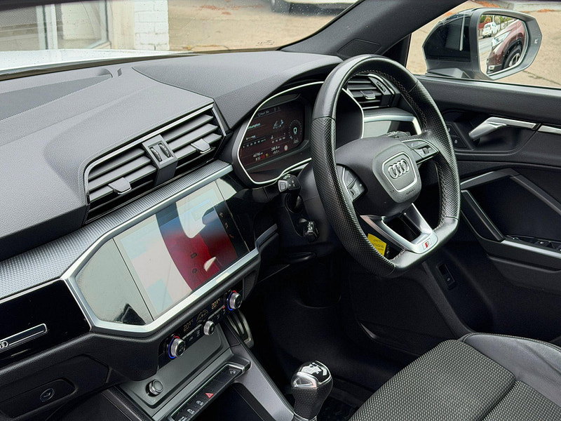 Audi Q3 1.5 TFSI CoD 35 Black Edition Euro 6 (s/s) 5dr 5dr Manual 2026