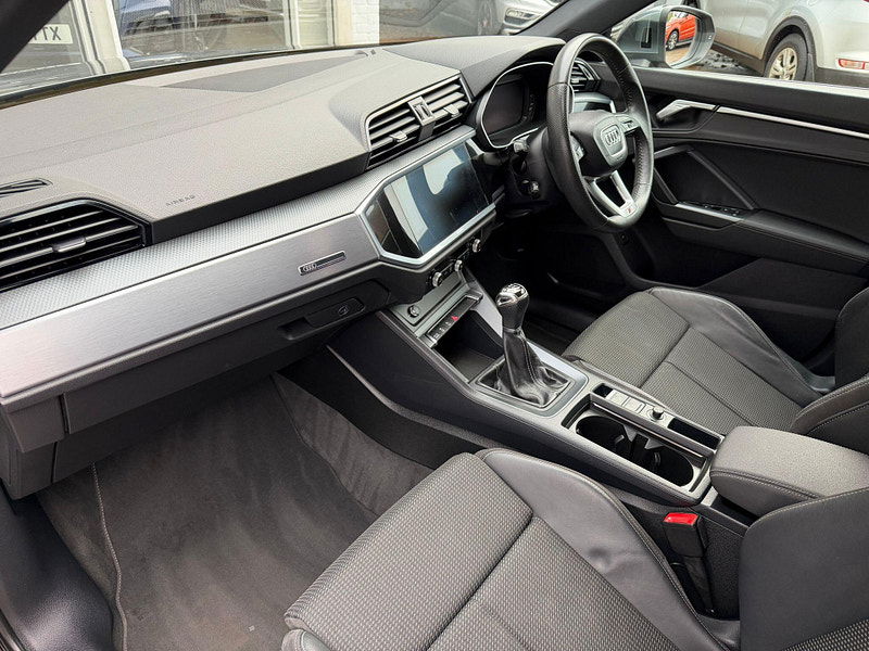 Audi Q3 1.5 TFSI CoD 35 S line Euro 6 (s/s) 5dr 5dr Manual 2025