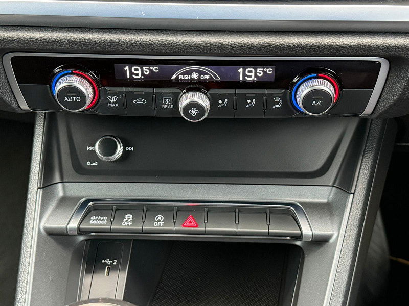 Audi Q3 1.5 TFSI CoD 35 S line Euro 6 (s/s) 5dr 5dr Manual 2025