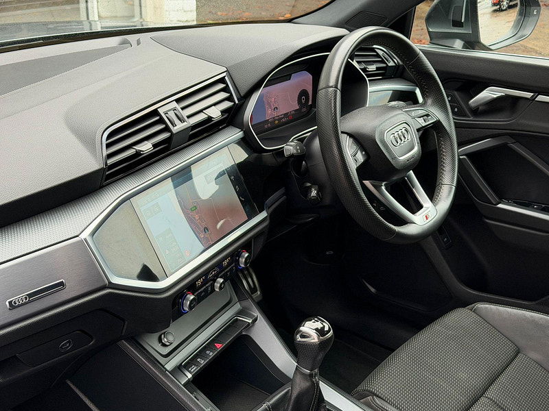 Audi Q3 1.5 TFSI CoD 35 S line Euro 6 (s/s) 5dr 5dr Manual 2025