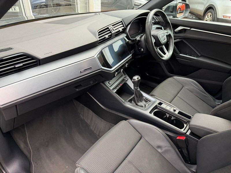 Audi Q3 1.5 TFSI CoD 35 S line Euro 6 (s/s) 5dr 5dr Manual 2026