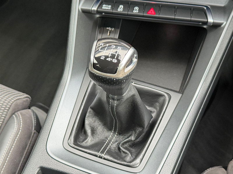 Audi Q3 1.5 TFSI CoD 35 S line Euro 6 (s/s) 5dr 5dr Manual 2025