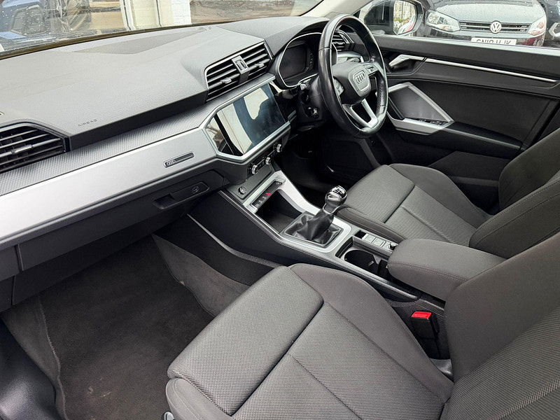 Audi Q3 1.5 TFSI CoD 35 Sport Euro 6 (s/s) 5dr 5dr Manual 2026