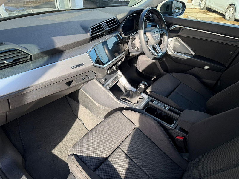 Audi Q3 1.5 TFSI CoD 35 Sport Euro 6 (s/s) 5dr 5dr Manual 2026