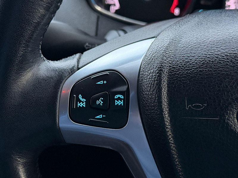 Ford EcoSport 1.0T EcoBoost Zetec 2WD Euro 6 (s/s) 5dr 5dr Manual 2026