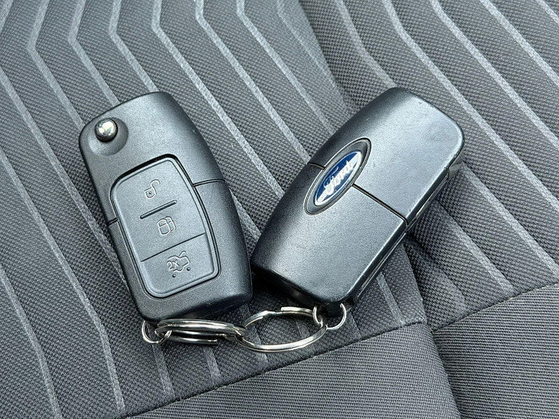 Ford Fiesta 1.0T EcoBoost Zetec Euro 6 (s/s) 5dr 5dr Manual 2026