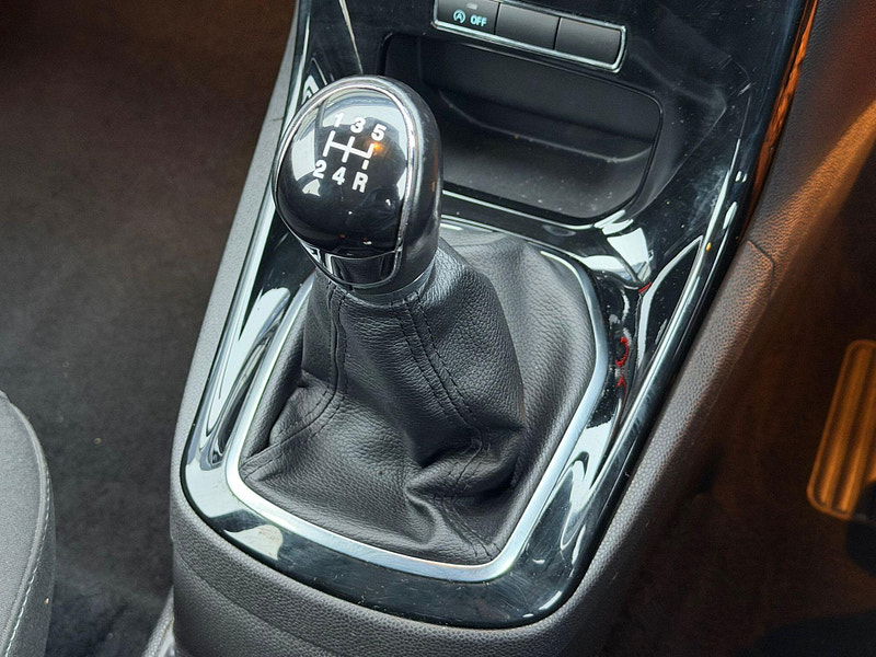 Ford Fiesta 1.0T EcoBoost Zetec Euro 6 (s/s) 5dr 5dr Manual 2026