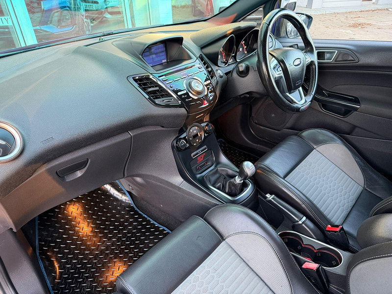 Ford Fiesta 1.6T EcoBoost ST-3 Euro 5 (s/s) 3dr 3dr Manual 2025