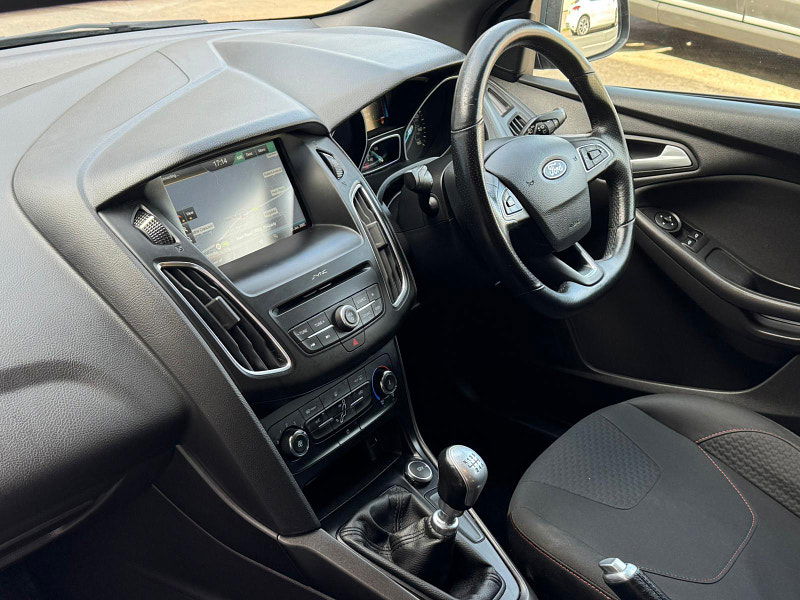 Ford Focus 1.0T EcoBoost ST-Line Euro 6 (s/s) 5dr 5dr Manual 2025