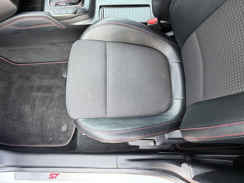 Ford Focus 1.0T EcoBoost ST-Line X Euro 6 (s/s) 5dr 5dr Manual 2026