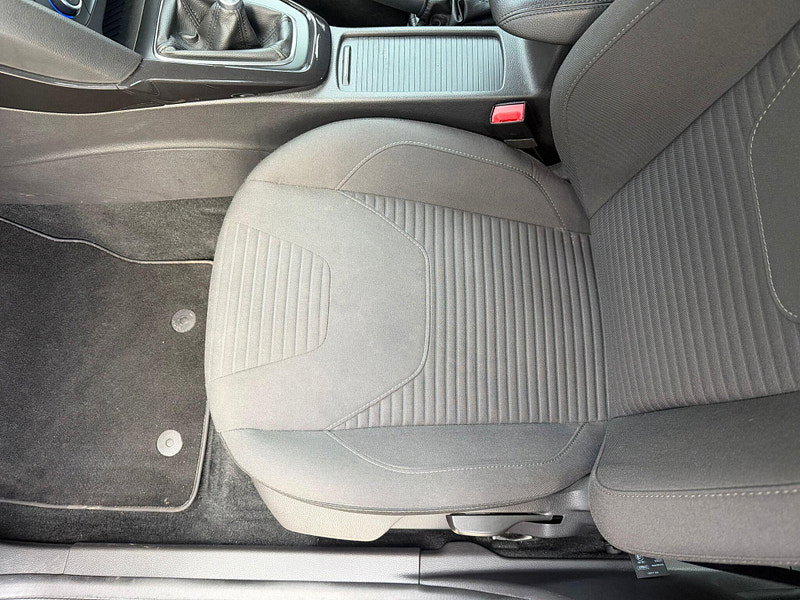 Ford Focus 1.0T EcoBoost Titanium Euro 6 (s/s) 5dr 5dr Manual 2026