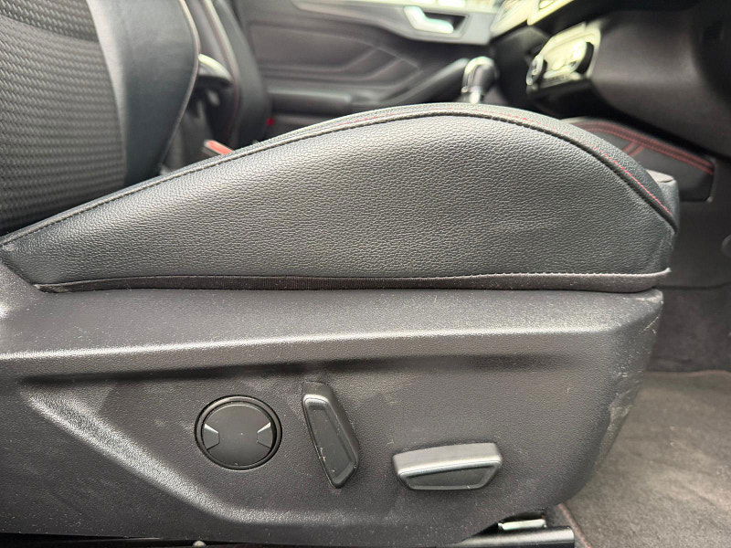 Ford Focus 1.5T EcoBoost ST-Line X Euro 6 (s/s) 5dr 5dr Manual 2025