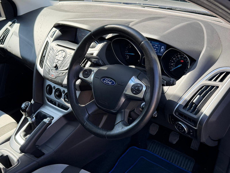 Ford Focus 1.6 TDCi Zetec Navigator Euro 5 (s/s) 5dr 5dr Manual 2026