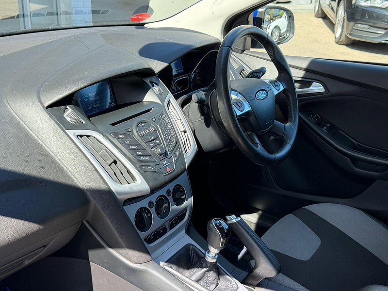 Ford Focus 1.6 TDCi Zetec Navigator Euro 5 (s/s) 5dr 5dr Manual 2026