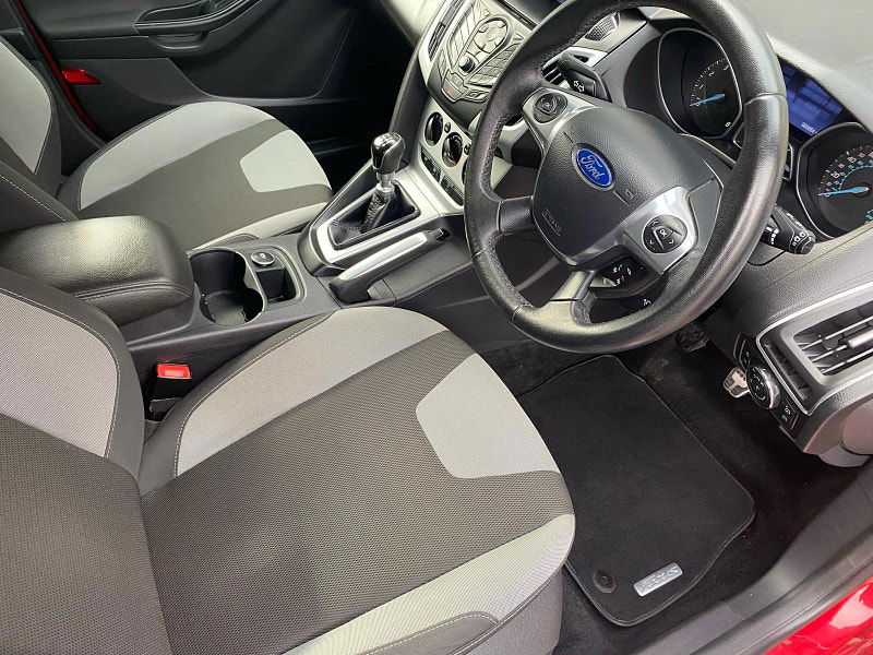 Ford Focus 1.6T EcoBoost Zetec S Euro 5 (s/s) 5dr 5dr Manual 2025