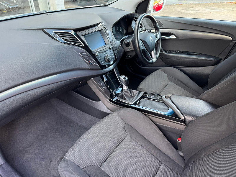 Hyundai I40 1.7 CRDi Blue Drive SE Nav Tourer Euro 6 (s/s) 5dr 5dr Manual 2025