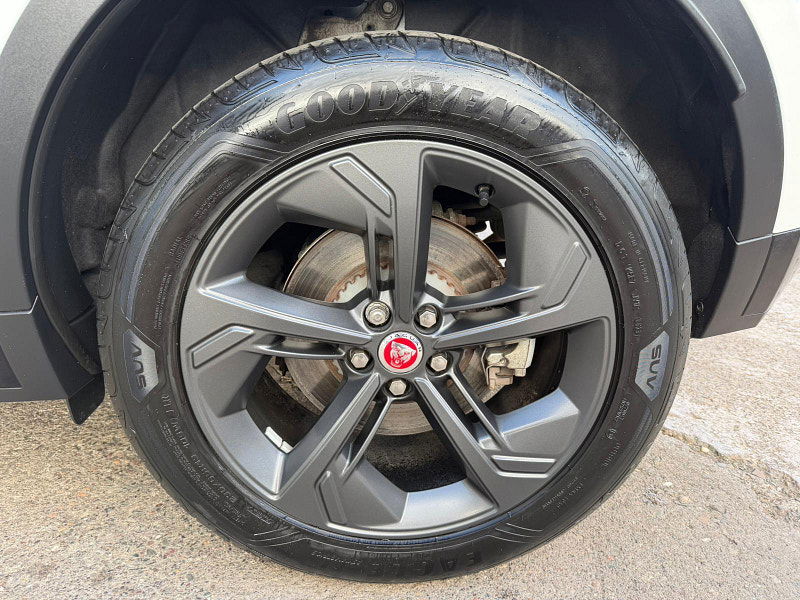 Jaguar E-PACE 1.5 P300e 11.5kWh R-Dynamic Black Auto AWD Euro 6 (s/s) 5dr 5dr Automatic 2025