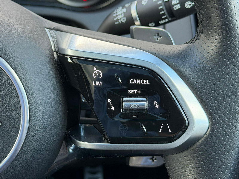 Jaguar E-PACE 1.5 P300e 11.5kWh R-Dynamic Black Auto AWD Euro 6 (s/s) 5dr 5dr Automatic 2025